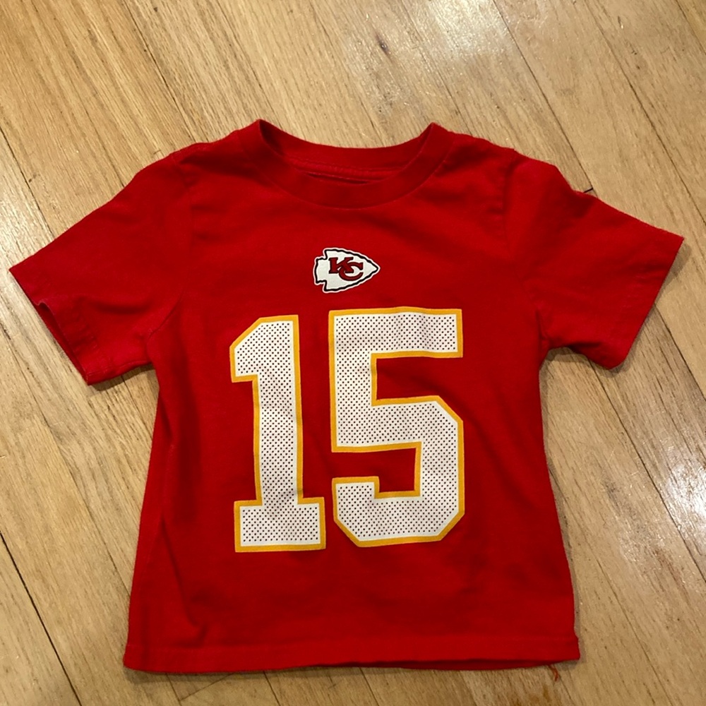 Kansas City Chiefs shirt, Toddler size 2 T
Number 15, Mahomes